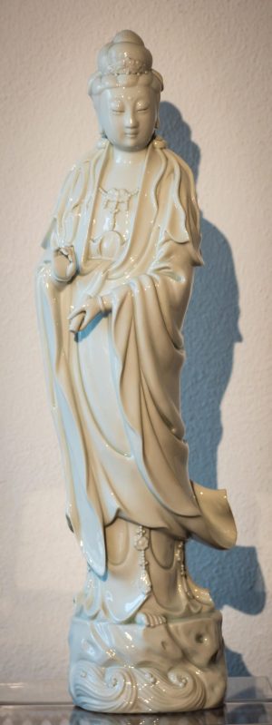 Guanyin in porcellana bianca