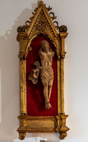 Cristo in legno XVlll secolo in cornice/teca neogotica