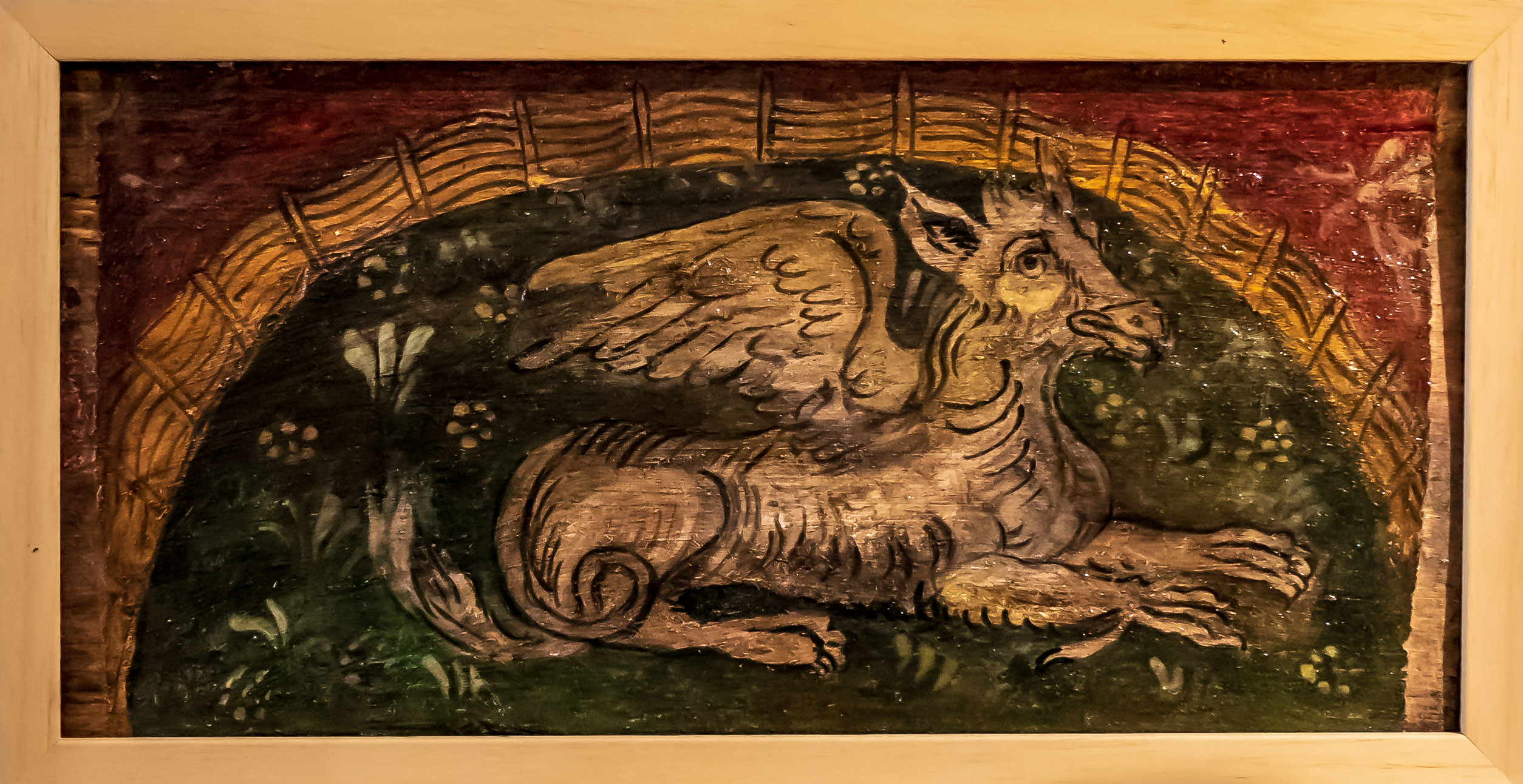 Tavoletta da soffitto dipinto in tempera grassa rappresentante animale mitologico epoca 1600